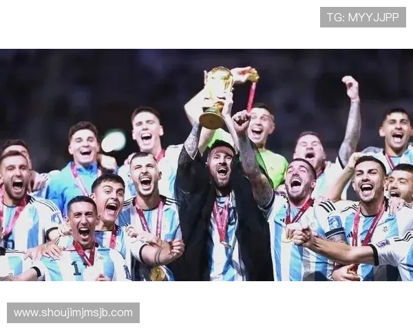 世界杯足球历届冠军的荣耀时刻：精彩比赛回顾与冠军球队的辉煌瞬间